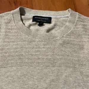 Banana Republic sweater L